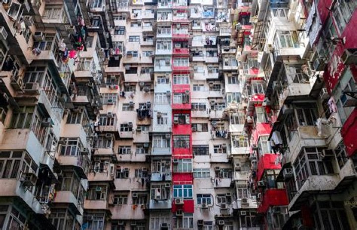 21 Grim Photos Of Hong Kong's Housing Crisis