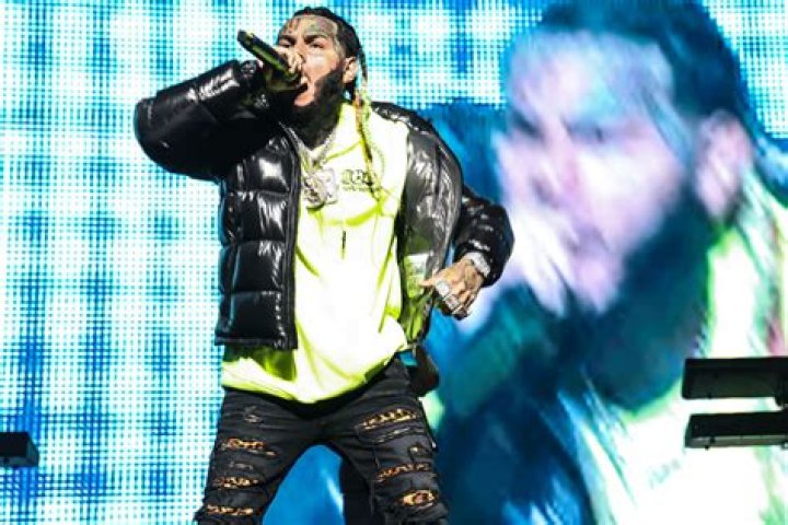 6ix9ine And Anuel AA Exchange Fighting Words Over Instagram