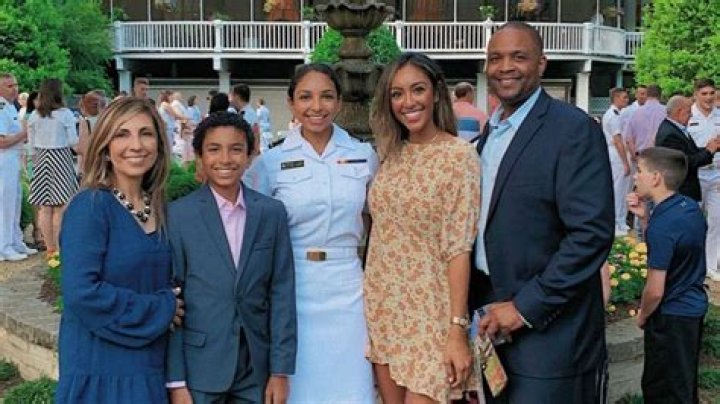 A Protective Family! Meet Bachelorette Tayshia Adams’ Mom Rosario, Dad Desmond and Siblings