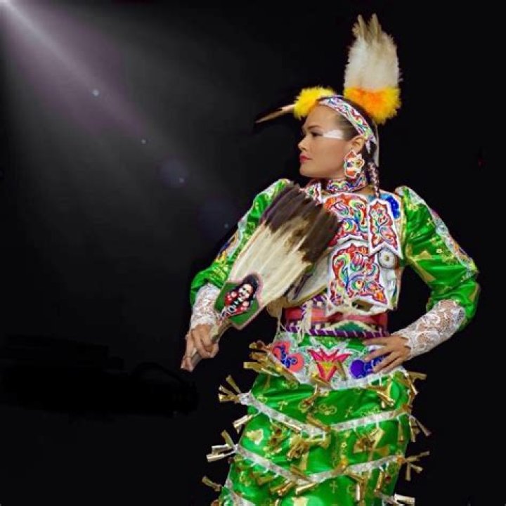 Acosia Red Elk Biography, Age, Height, Husband, Net Worth, Family