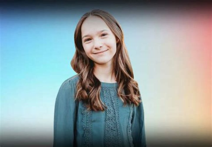 Addy Maxwell (YouTube Star) - Age, Birthday, Bio, Facts, Family, Net Worth, Height & More