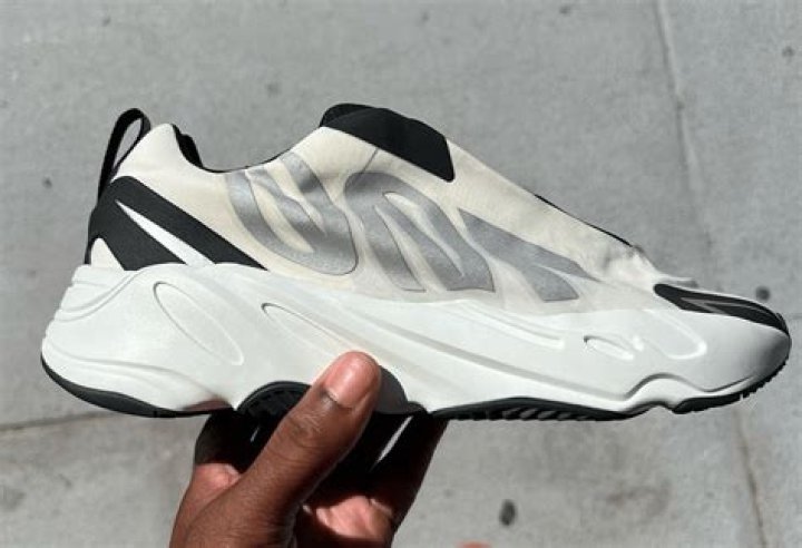 Adidas Yeezy Boost 700 “Analog” Set To Release In April