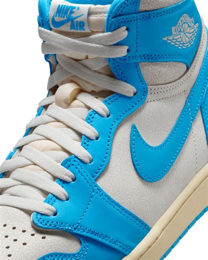 Air Jordan 1 High OG "UNC & Obsidian" New Images Revealed