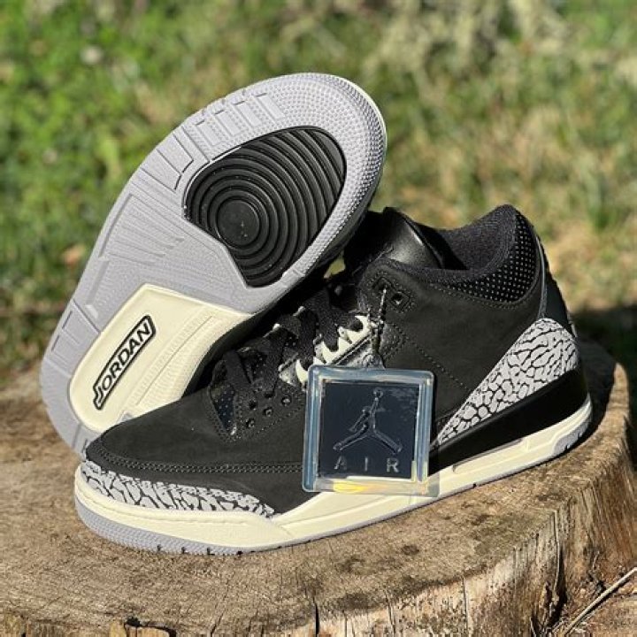 Air Jordan 3 “Oreo” Gets New Photos