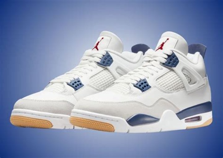 Air Jordan 4 x Nike SB Collab Surfaces Online: First Look