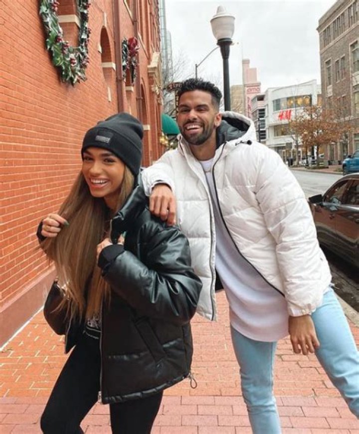 Aisha Mian Age | Wiki, Net worth, Bio, Height, Boyfriend?