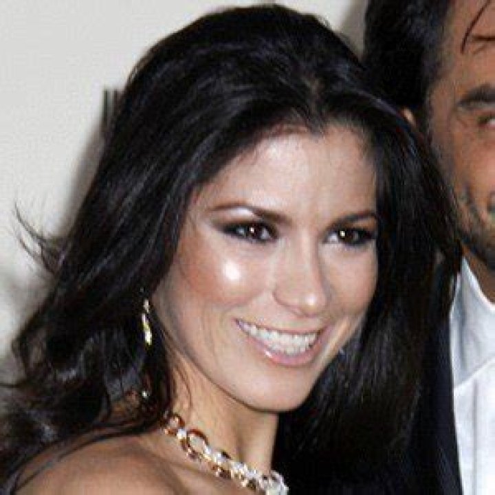 Alessandra Rosaldo (Pop Singer) - Age, Birthday, Bio, Facts, Family, Net Worth, Height & More