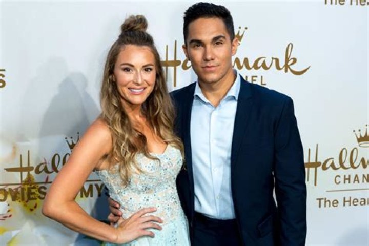 Alexa PenaVega Biography, Age, Height, Husband, Net Worth, Family