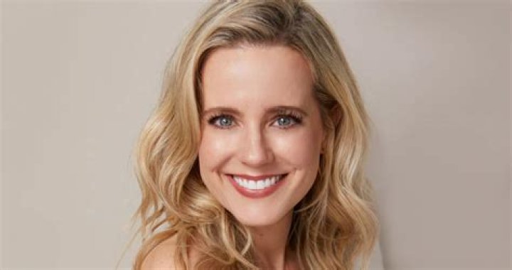 Allison Munn Biography, Age, Height, Husband, Net Worth, Family