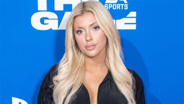 Amanda Casey Vance (Cheerleader) - Age, Birthday, Bio, Facts, Family, Net Worth, Height & More