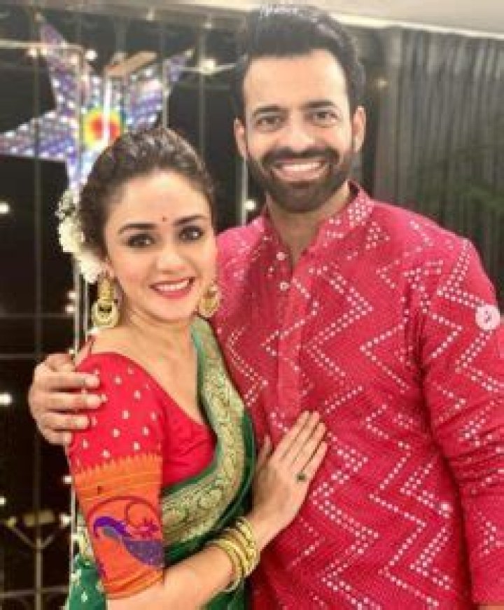 Amruta Khanvilkar Age, Height, Husband, Wiki, Biography, Parents, Caste, Net Worth, Family & More