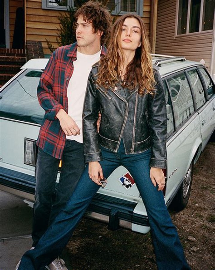 Andrew VanWyngarden's Wife: A Deep Dive into Their Relationship