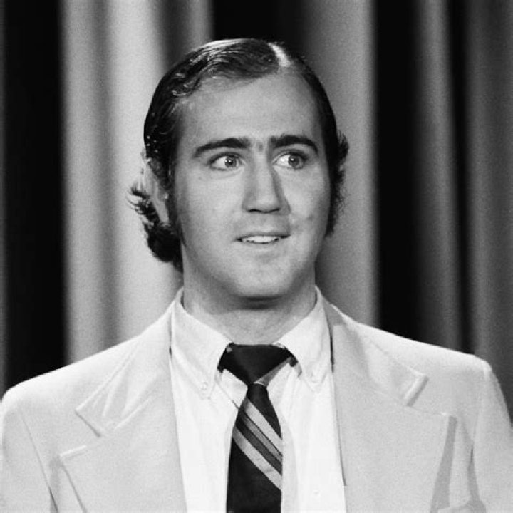 Andy Kaufman (Comedian) - Age, Birthday, Bio, Facts, Family, Net Worth, Height & More