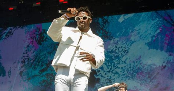 Antonio Brown Says He Has CTE As Woman Licks His Diamond-Encrusted Finger