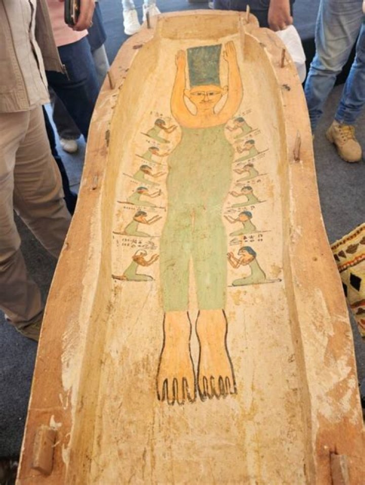 Archaeologists Uncovered An Ancient Egyptian Sarcophagus With A Painting That Looks Eerily Like Marge Simpson