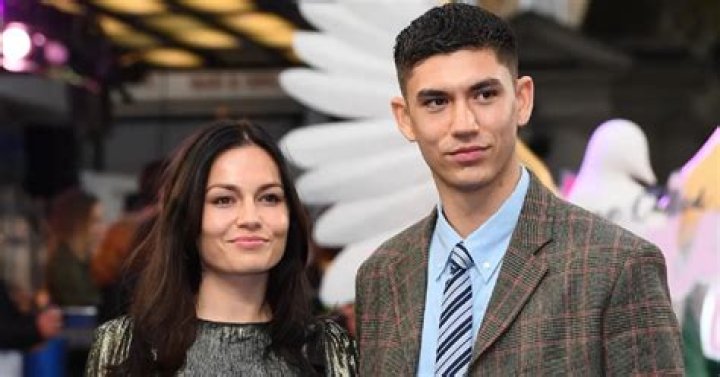 Archie Renaux Biography, Age, Height, Wife, Net Worth, Family