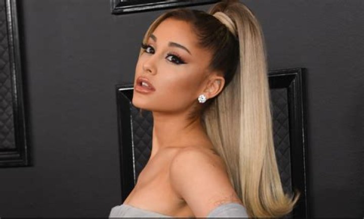 Ariana Grande Height. Know her Net Worth, Age, Birthday, Birth-date, Weight.