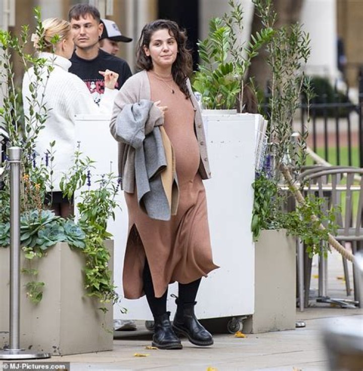 Aww!‘Bachelor’ Alum Catherine Giudici Hugs Growing Baby Bump in Adorable New Instagram Photo