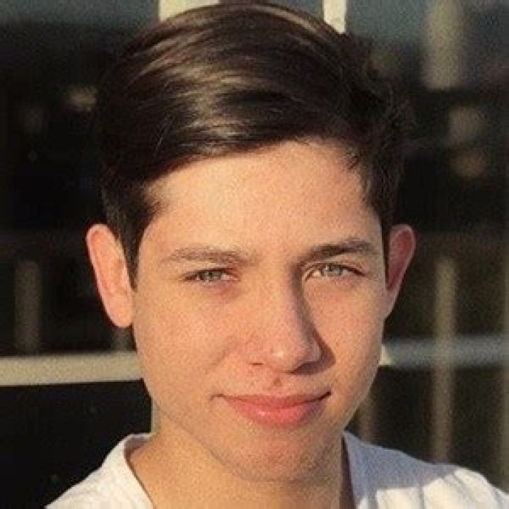 Axel Ramírez (World Music Singer) - Age, Birthday, Bio, Facts, Family, Net Worth, Height & More