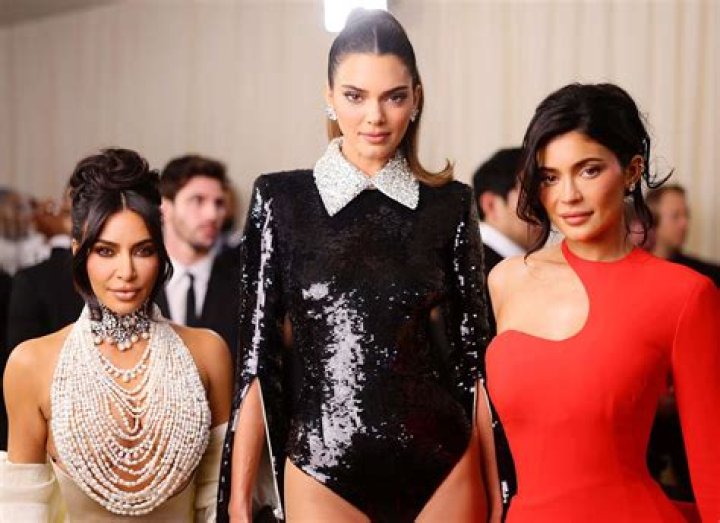 ‘Bachelor’ Contestant Kendall Long Has a Kardashian Konnection — and a Taxidermy Obsession