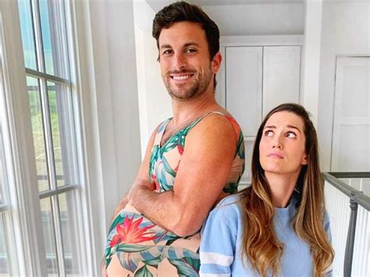 Bachelor in Paradise’s Jade Roper Poses in Underwear 1 Week Postpartum: ‘I Have Never Loved My Body More’