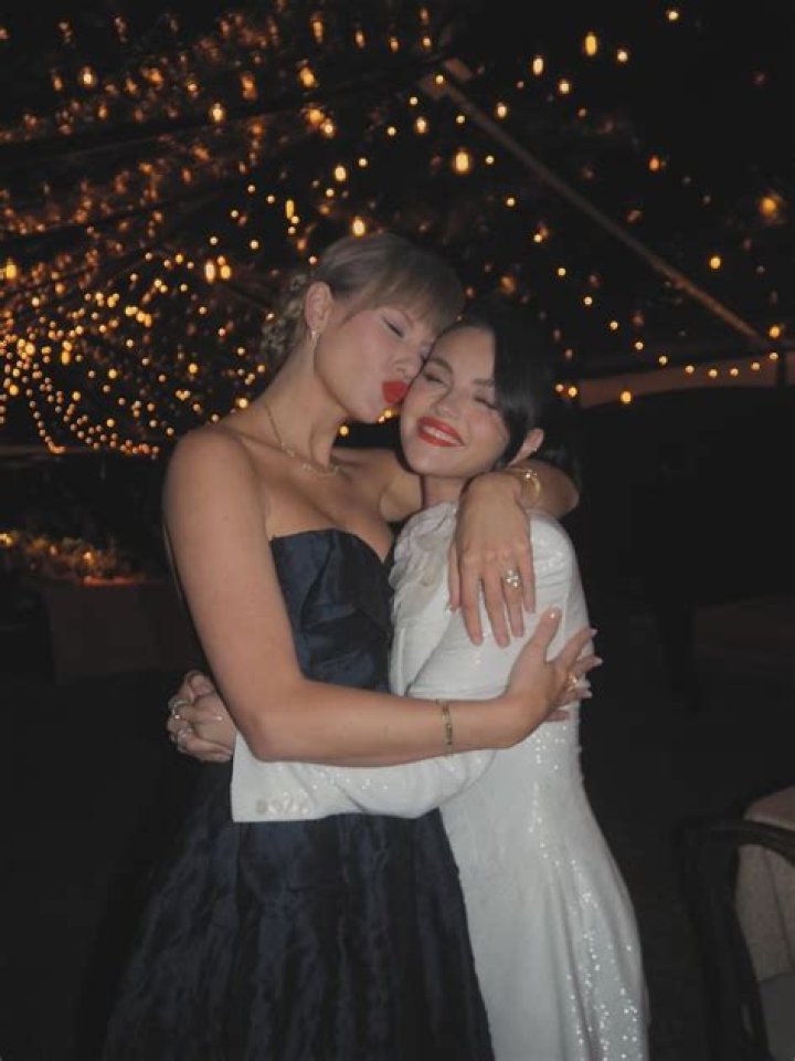 Bella Hadid Takes Another Jab at Selena Gomez With Her Latest Instagram Photo!