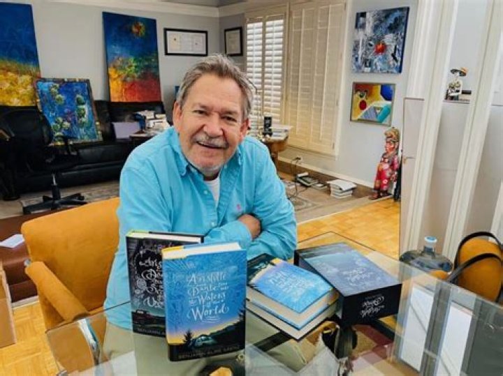 Benjamin Alire Saenz (Poet) - Age, Birthday, Bio, Facts, Family, Net Worth, Height & More