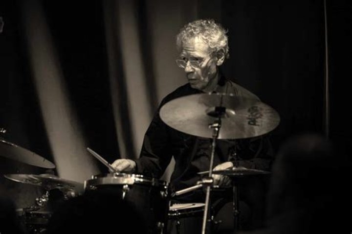 Bill Bruford Biography, Age, Height, Wife, Net Worth, Family