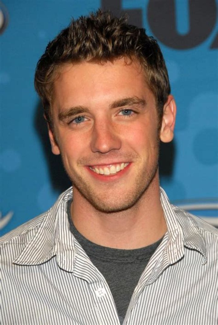 Bret Harrison (TV Actor) - Age, Birthday, Bio, Facts, Family, Net Worth, Height & More