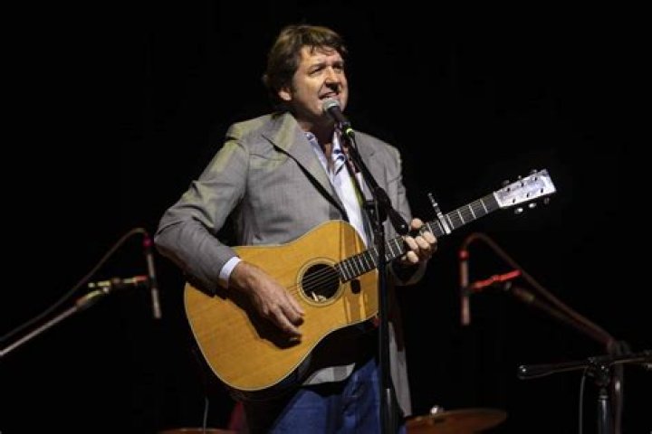 Bruce Robison (Country Singer) - Age, Birthday, Bio, Facts, Family, Net Worth, Height & More