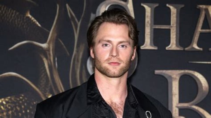 Calahan Skogman (TV Actor) - Age, Birthday, Bio, Facts, Family, Net Worth, Height & More