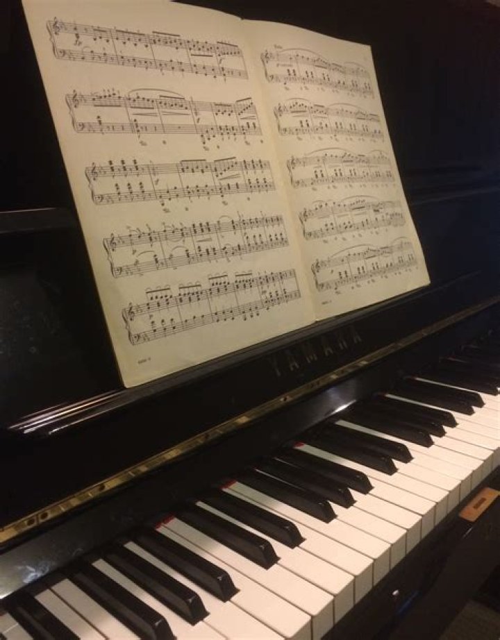 Can Brandon on The Fosters really play piano?