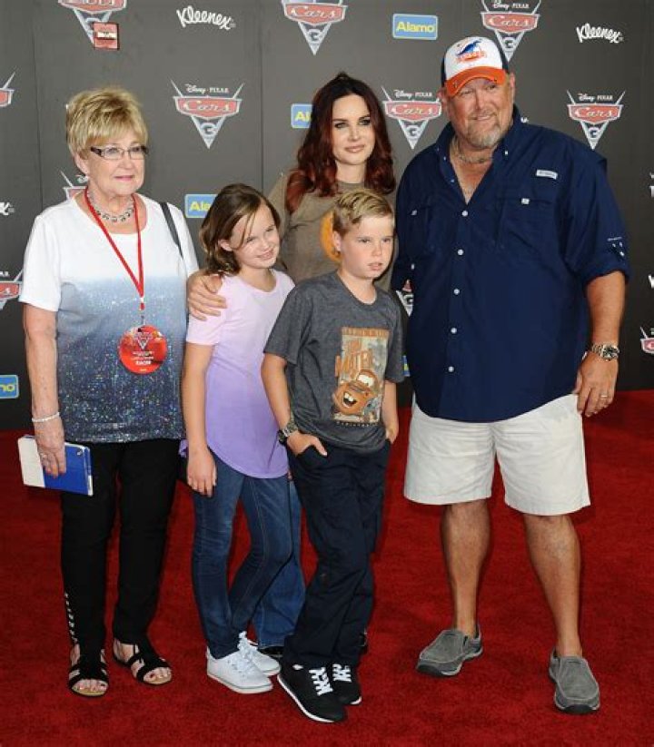 Cara Whitney wiki-bio including age of Larry the cable guy wife. 2022