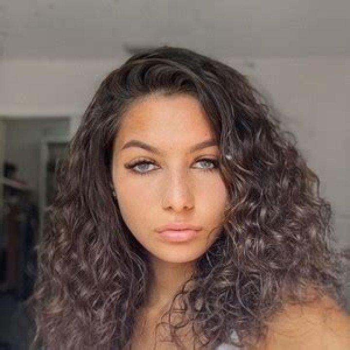 Carly Joy Age | Wiki, Net worth, Bio, Height, Boyfriend ?