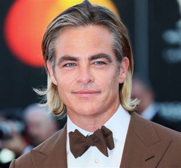Chris Pine (Movie Actor) - Age, Birthday, Bio, Facts, Family, Net Worth, Height & More