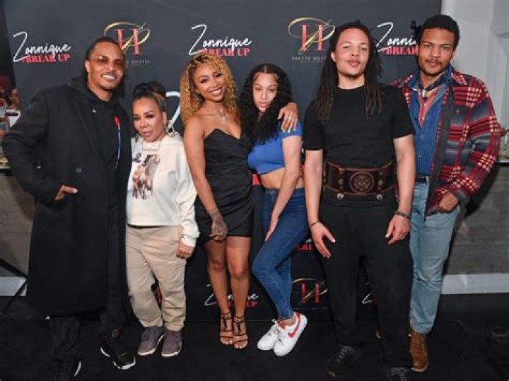 Chrisean Rock Sitting On Bandhunta Izzy's Lap Has Fans Urging Zonnique To Stand Up