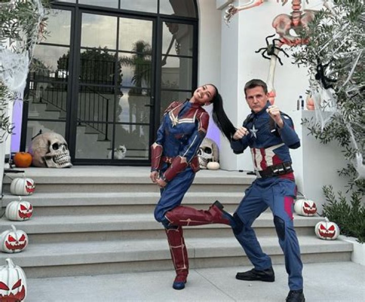 Christine and the Queens (Chanteuse pop) - Âge, anniversaire, biographie, faits, famille, valeur nette, taille et plus