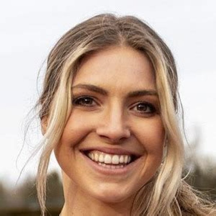 Claire Thomas (Instructor de Fitness) - Edad, cumpleaños, biografía, hechos, familia, patrimonio neto, altura y más