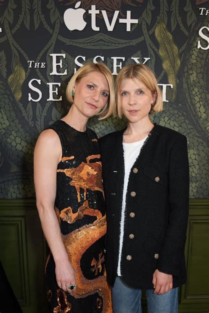 Clémence Poésy – Celebsgraphy