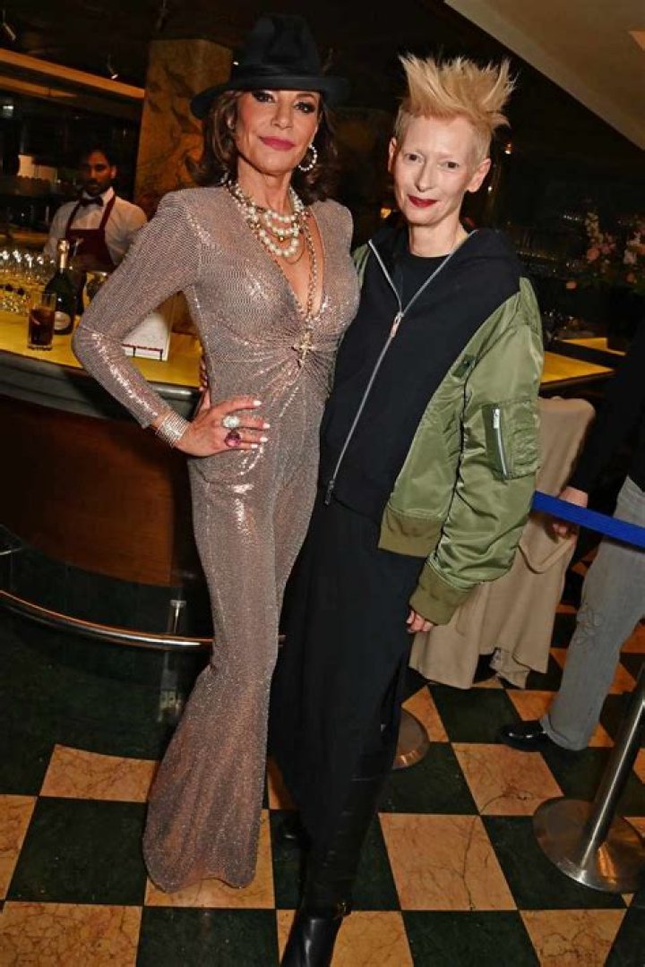 Countess Luann de Lesseps Going Skinny Dipping Post-Cabaret Show Is Our Summer 2019 Mood