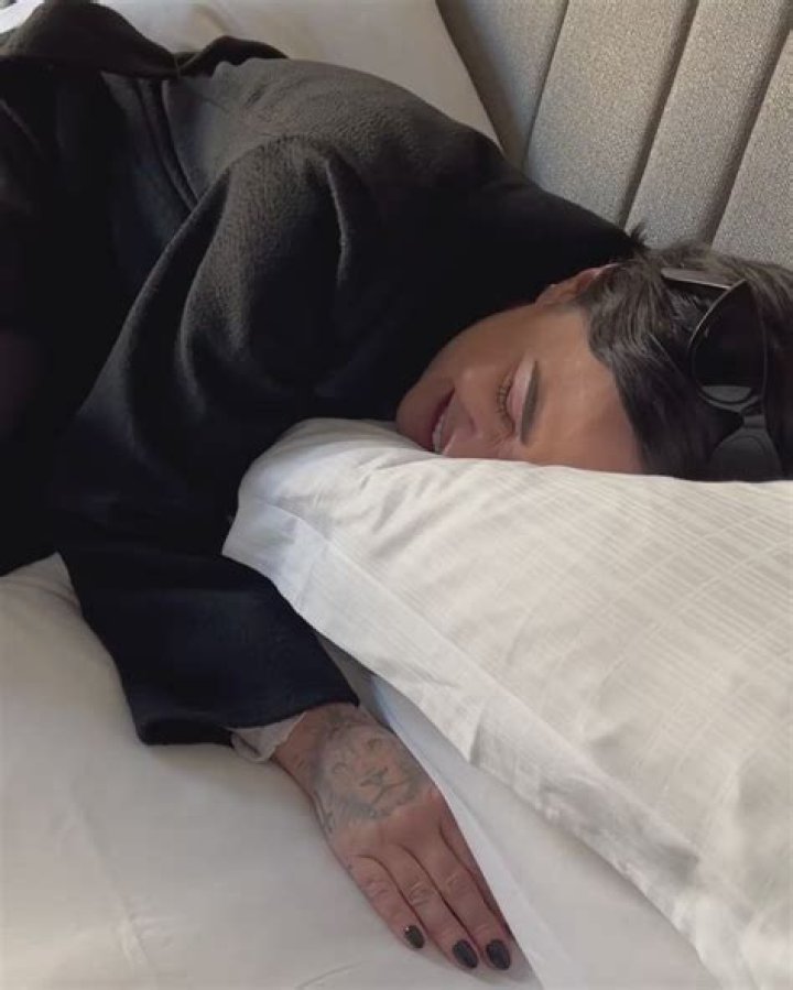 CreeperWilmer Valderrama Shares Photo of Girlfriend Demi Lovato Sleeping With His Instagram Followers!