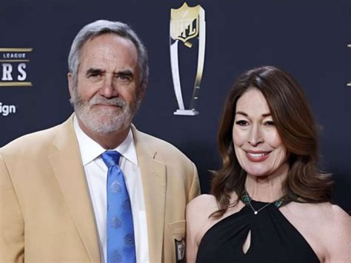 Dan Fouts Biography, Age, Height, Wife, Net Worth, Family