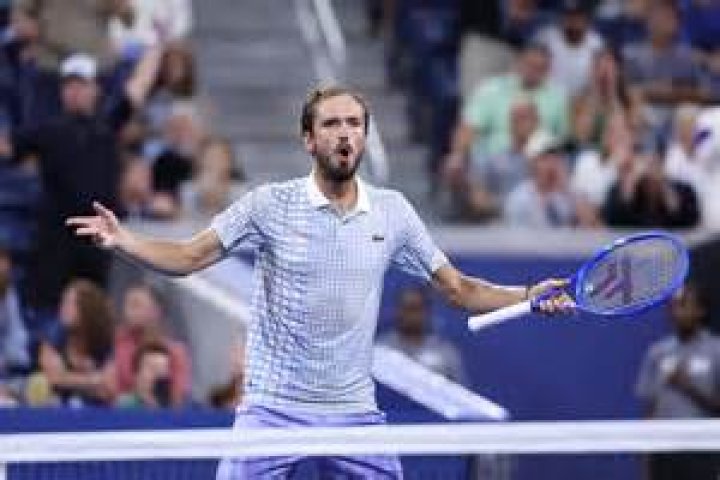 Daniil Medvedev (Tennis Player) - Age, Birthday, Bio, Facts, Family, Net Worth, Height & More