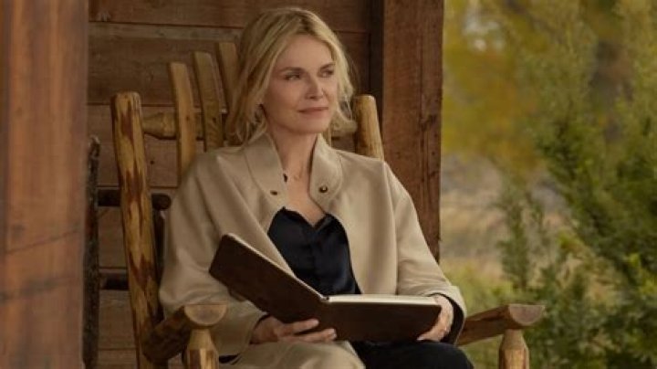 Dedee Pfeiffer (TV-Schauspielerin) - Alter, Geburtstag, Bio, Fakten, Familie, Vermögen, Größe & mehr