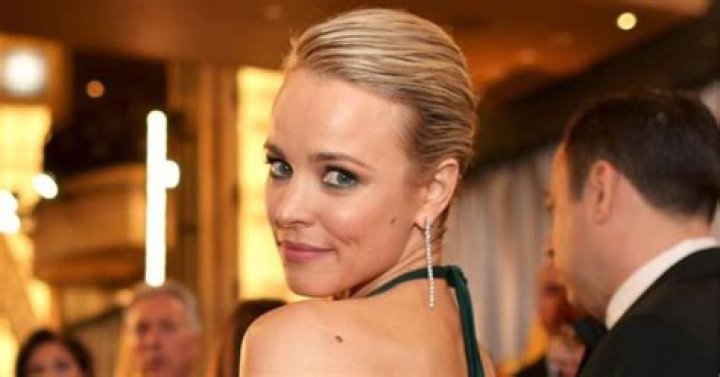 Does Rachel McAdams have a mole on her face?