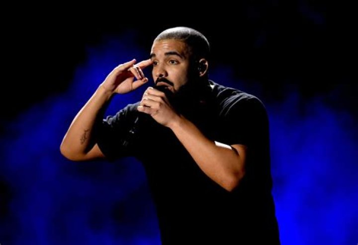 Drake Fans Use NSFW Sign To Reveal How They Afforded Tickets To His Show