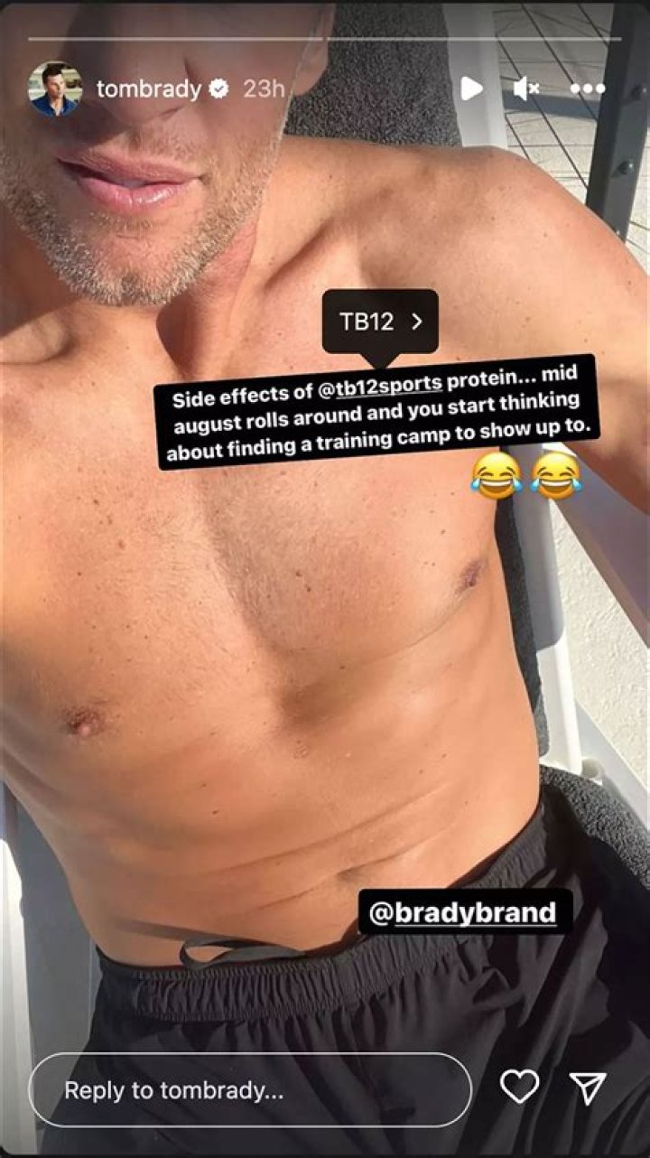 Drake Ridiculed On Twitter After Posting Shirtless Thirst Trap