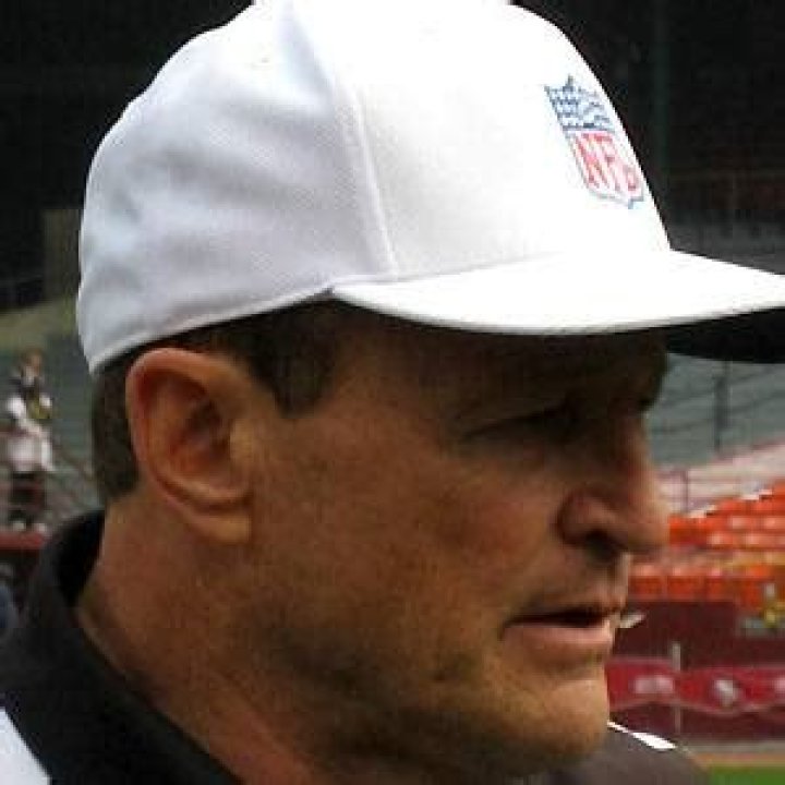 Ed Hochuli (Referee) - Age, Birthday, Bio, Facts, Family, Net Worth, Height & More