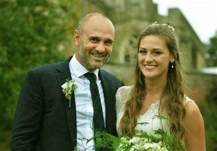 Ed Stafford Net Worth, Wife Laura Bingham, Age, Wiki-Bio 2022