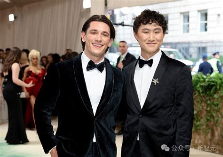 Ed Wang Biography, Age, Height, Wife, Net Worth, Family